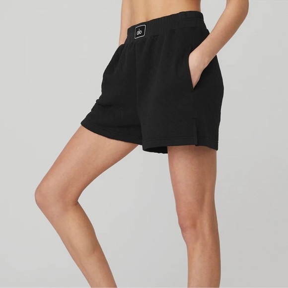 Alo Yoga Quilted Arena Boxing Shorts Sweat in Black XS - Picture 2 of 7